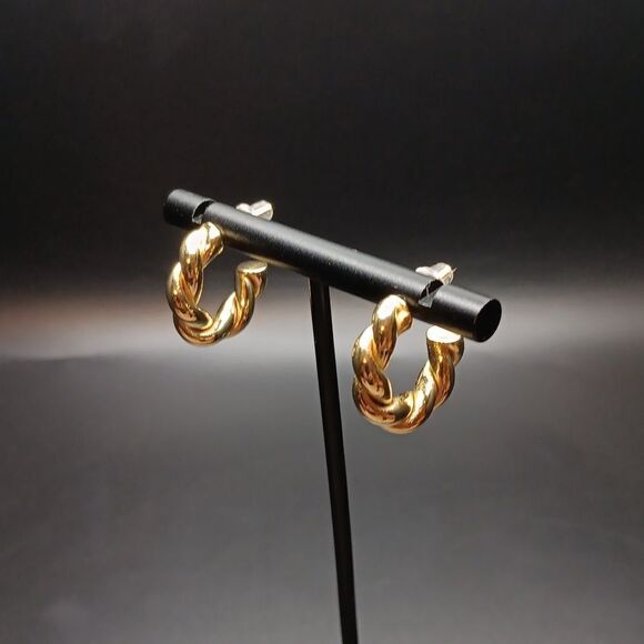 New Small Chunky Goldtone Women's Earrings - Picture 1 of 3
